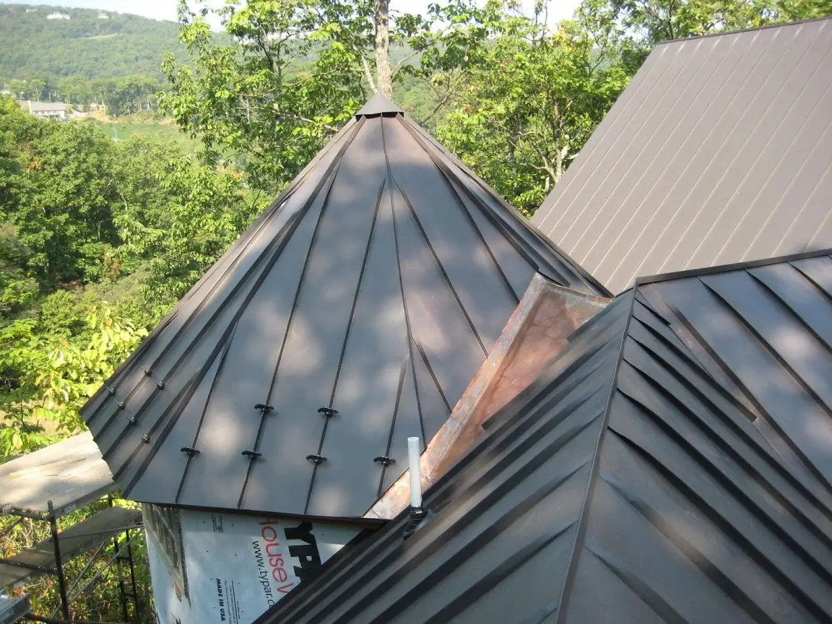 Professional Roof Tarp Installation by Craftsman Roofing in Clewiston